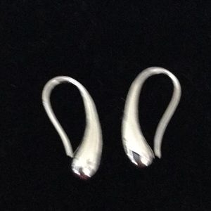 Sterling silver dropped earrings